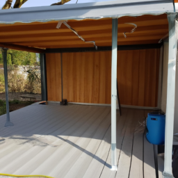 Créer une atmosphère méditerranéenne avec une pergola en fer forgé Laon